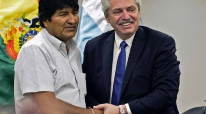 Argentina cesa el estatus de "refugiado político" a Morales; evistas ven “ataque del imperio”