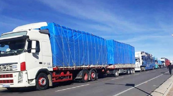 Transporte pesado advierte con bloqueos de carreteras si Gobierno nacional no soluciona conflicto con Terminal Portuaria de Arica