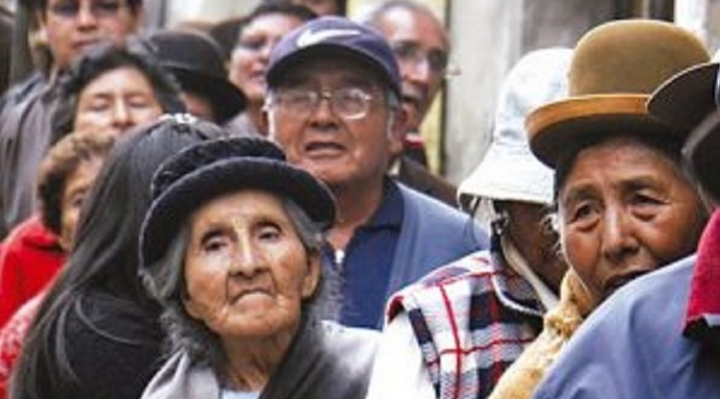 Ante aseveraciones de Álvaro García Linera, jubilados de Oruro piden “sus cuatro mil dólares"