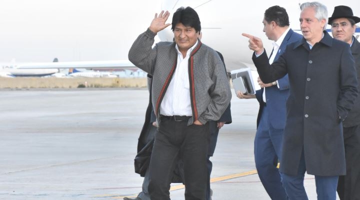El presidente Morales retorna al país y afirma que el fallo de la CIJ “ha sido injusto”
