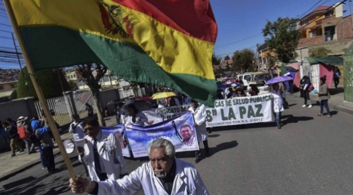 Ministra de Salud señala que demandas de Colegio Médico de Bolivia no dan beneficio a los pacientes