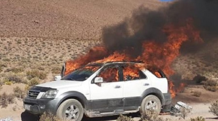 Operativos contra el contrabando culminan en quema de vehículos utilizados para la ilícita actividad