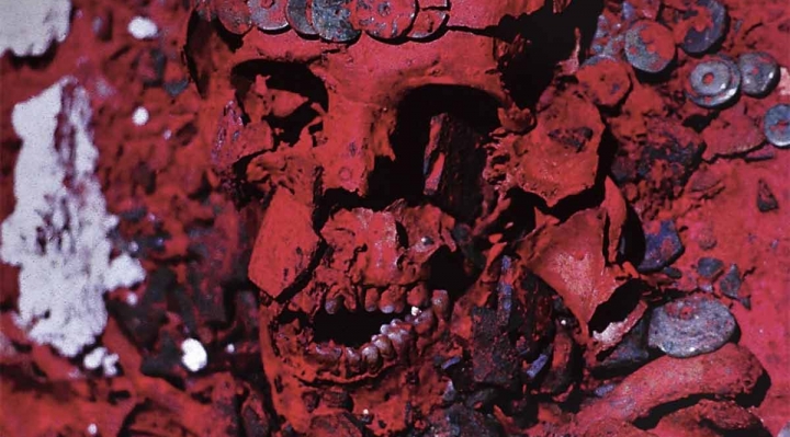 La fascinante historia de la Reina Roja, la aristócrata cuya tumba guardaba oscuros secretos de la civilización maya