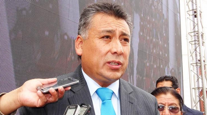 Diputados Santamaría y Millares acusan a Ministro de Justicia de “proteger” y “encubrir” a consejero Omar Michel