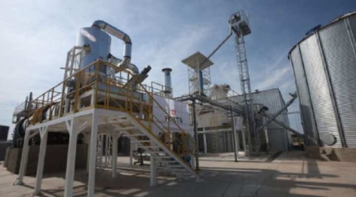 En marcha producción de etanol anhidro con el uso de sorgo