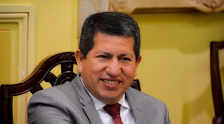 Luis Alberto Sánchez, segundo ministro que renuncia y tambalea el gabinete de Evo Morales