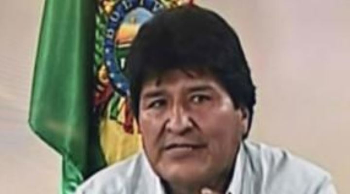 Qué dice la carta en que Evo Morales presenta su "renuncia obligada" y da por iniciado "el largo camino de la resistencia"