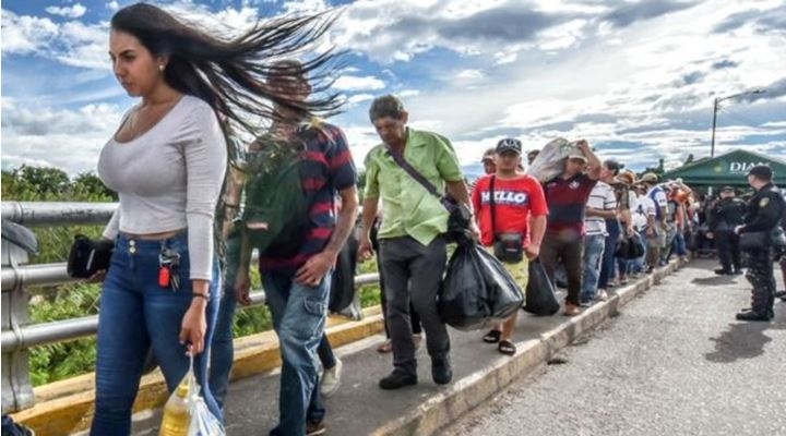 Cómo los venezolanos se están convirtiendo en el chivo expiatorio por las protestas en Sudamérica