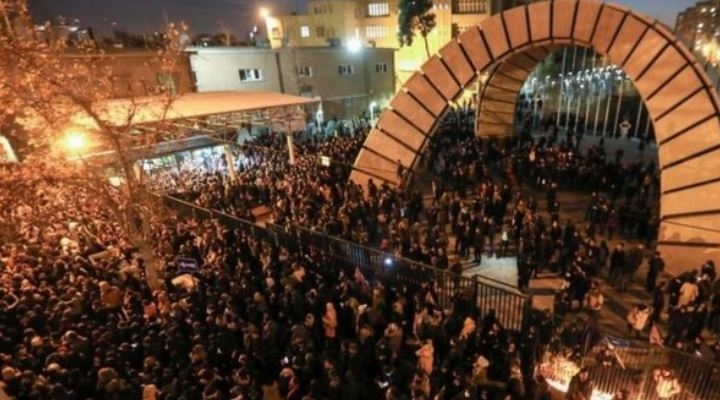 Protestas en Irán: cientos se manifiestan contra el gobierno tras revelarse que el avión de Ukraine International fue derribado