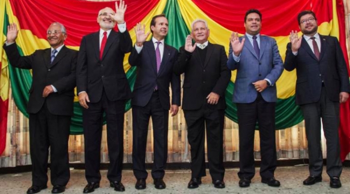 Las eventuales alianzas perjudican electoralmente a Carlos Mesa