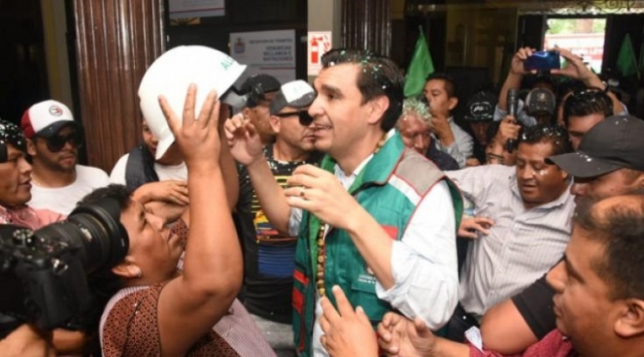 Leyes retoma a la Alcaldía de Cochabamba tras su liberación y afirma que no tiene suspensión