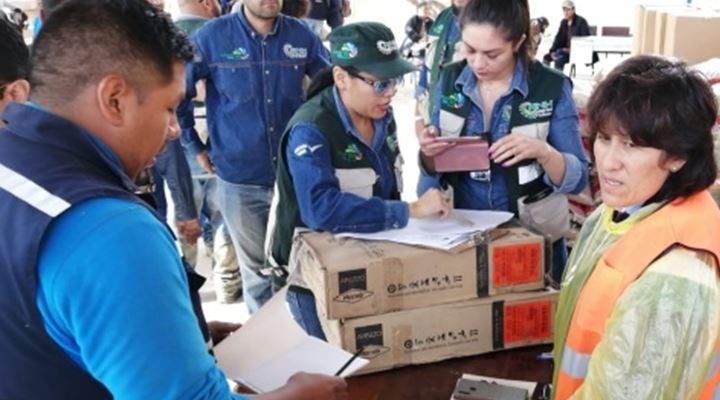 Gobierno moviliza 40 maquinarias y entrega cocinas y garrafas a familias afectadas en Tiquipaya