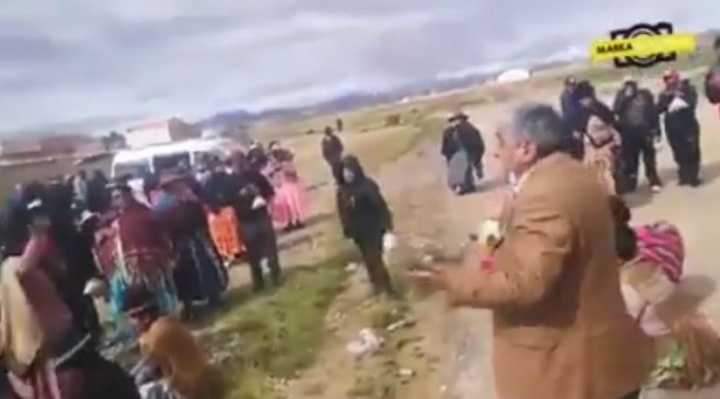 En Laja, el ministro Arias le pidió a lugareños que acataran la cuarentena
