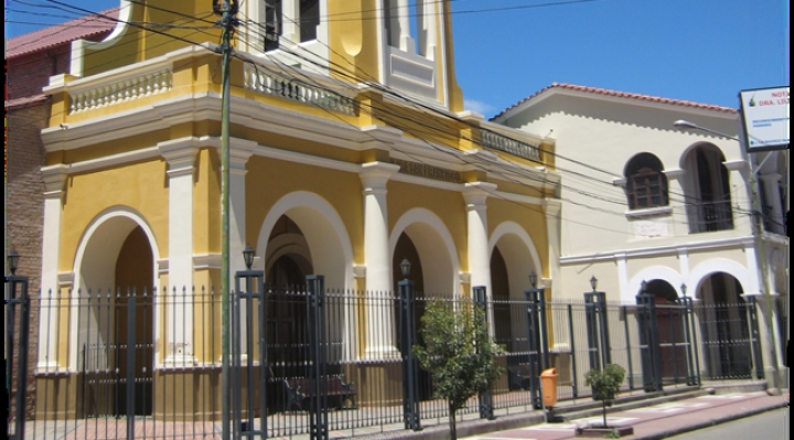 Sedes de Tarija: Sacerdote con Covid-19 está estable y presenta una leve mejoría
