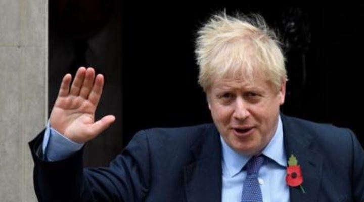 Boris Johnson se encuentra en condición "estable" y recibió asistencia de oxígeno