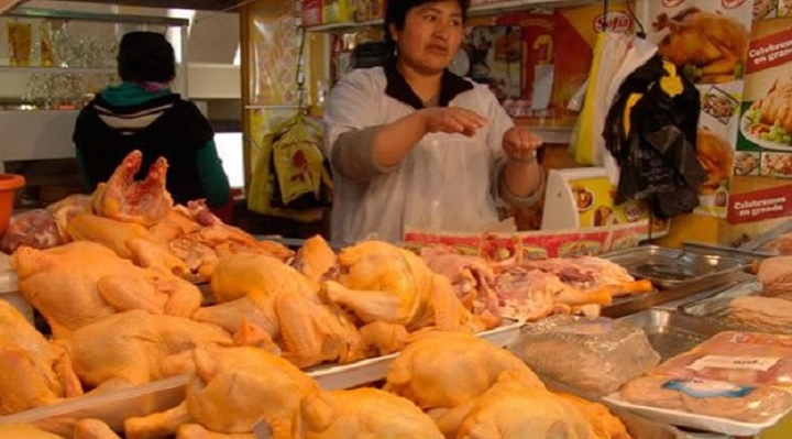 Precio de la carne de pollo se desploma y avicultores advierten a corto plazo desabastecimiento