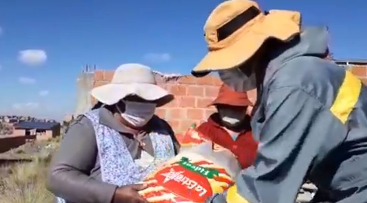 El Alto inicia entrega de 90.200 canastas solidarias a familias de escasos recursos de 14 distritos