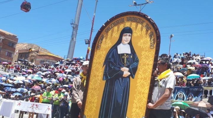 En Oruro, celebran la canonización de la primera santa boliviana con multitudinaria misa
