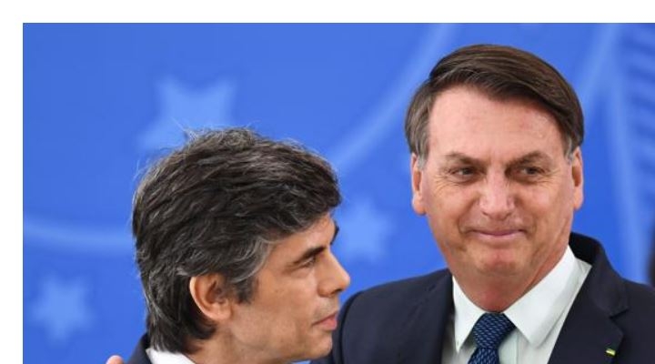 Dos ministros de Salud renuncian en Brasil en menos de un mes por desencuentros con Bolsonaro