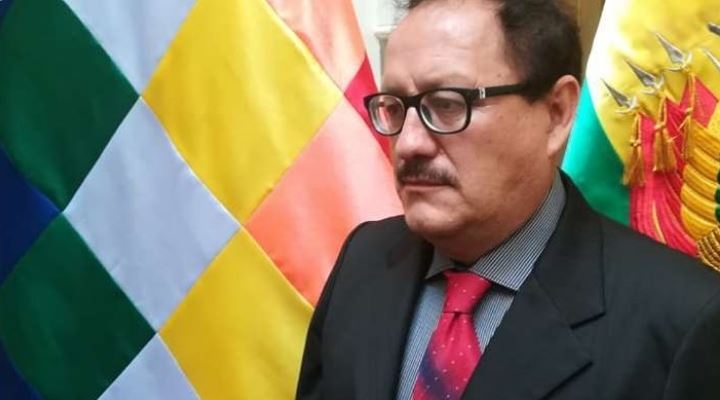 Añez destituye al ministro Fernando Vásquez “por sus expresiones racistas”