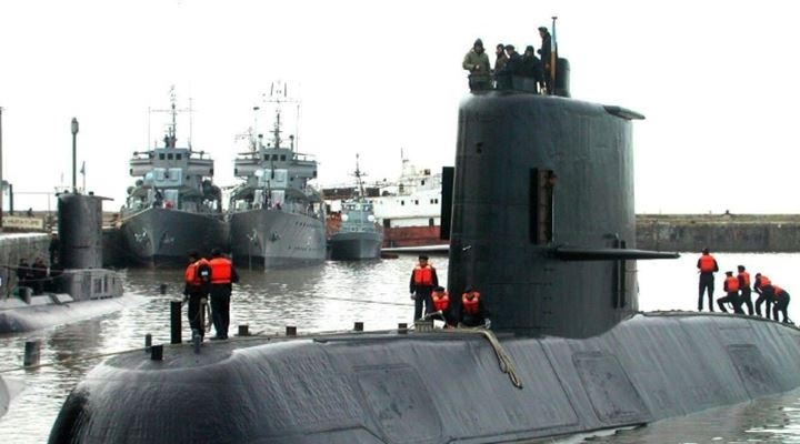Argentina alerta que no tiene medios para reflotar submarino que está al fondo del mar