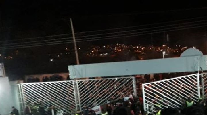 Al menos dos personas mueren en “avalancha humana” por ver a Jambao en Potosí