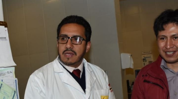 El médico Jhiery Fernández empezó a trabajar en el hospital Cotahuma