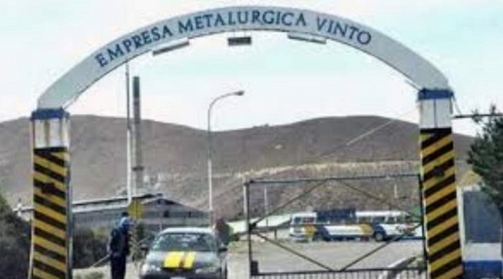 Mineros de Huanuni toman metalúrgica Vinto para exigir pago de deuda