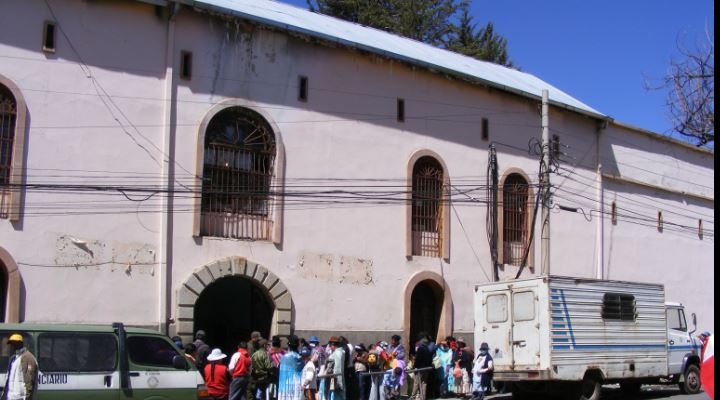 Tres internos mueren con sospechas de Covid en cárcel de San Pedro de La Paz