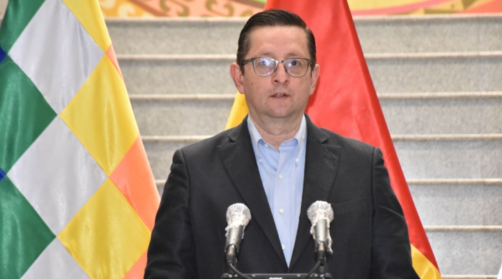 Ministro Óscar Ortiz dio positivo al COVID-19 y fue internado