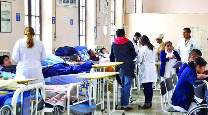Hospitales públicos y de convenio de La Paz en emergencia, no tienen insumos