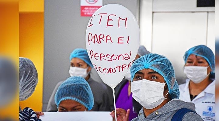 Ante el incremento de bajas del personal de salud en Cochabamba reclaman ítems, 800 tienen COVID-19