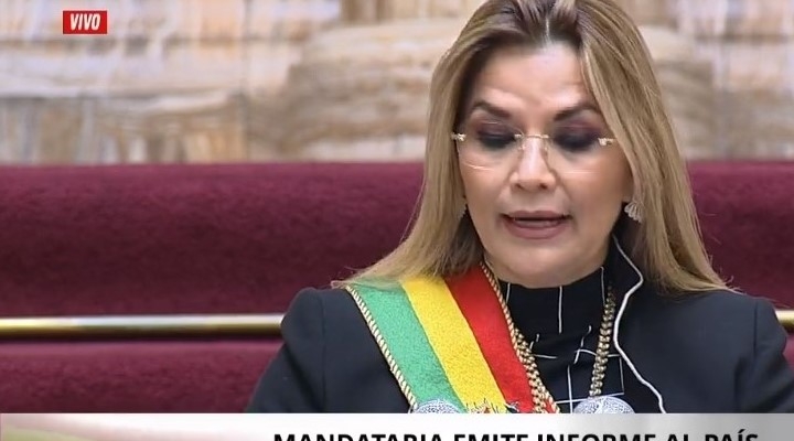 Presidenta Añez critica a los candidatos a la presidencia y dice que crearon el “Partido contra los bonos”