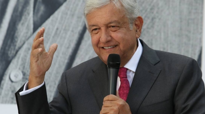 López Obrador asume la presidencia de México en medio de corrupción e inseguridad