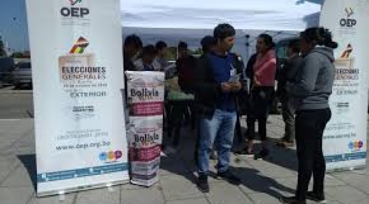 El MAS busca impedir que 51.255 bolivianos en el exterior sean inhabilitados para las elecciones
