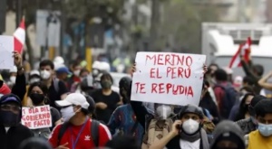 Merino renuncia a la presidencia en Perú, se desconoce quién será su sucesor