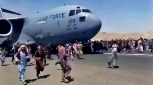 Afganistán | Al menos 7 muertos en el aeropuerto de Kabul ante la desesperación de querer huir del Talibán