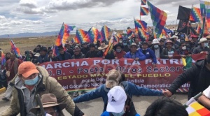 El MAS exhibe su fuerza de convocatoria con una marcha que quiere "reventar" a La Paz