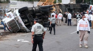 Migrantes en Chiapas: qué se sabe de las víctimas que dejó el camión que volcó con más de 160 personas en México