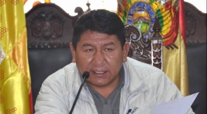 Gobernador de Potosí anula compra de 41 ambulancias, pide investigar y dar con responsables