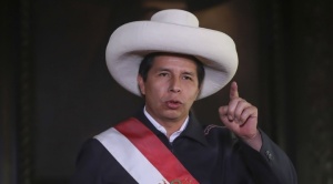 Cuatro gobiernos en 6 meses: por qué Pedro Castillo no logra estabilizar Perú