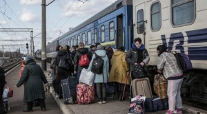 Rusia y Ucrania: Decenas de muertos y más de 100 heridos en ataque ruso a una estación de tren que se usaba para evacuar civiles