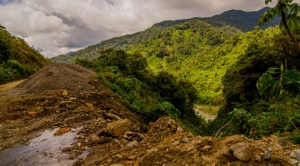 Nueva carretera en Amazonia peruana pone en riesgo a indígenas en aislamiento 1