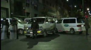 Sindicatos de vehículos cochabambinos bloquean el centro paceño