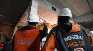 Personal de Riesgos inspecciona edificios en La Paz tras sentirse el sismo en Perú