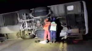 Accidente en Oruro deja 1 fallecido y 15 heridos