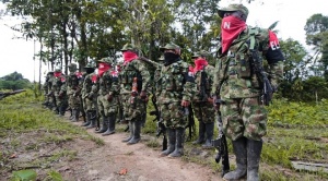Petro y el reto de la guerra: ¿qué pasa ahora con la lucha armada tras la llegada de un exguerrillero a la presidencia de Colombia? 