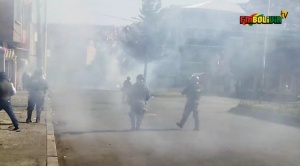 Por segundo día consecutivo, Policías y cocaleros se enfrentan en la zona de Villa Fátima