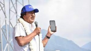 Arden las redes sociales tras pérdida del celular de Morales