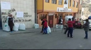 Adepcoca: Precinto, venta en la calle y protesta de vecinos en octava semana de conflicto